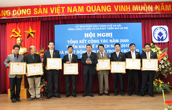 3.2 Danh hieu Tap the lao dong xuat sac cua TP.bmp