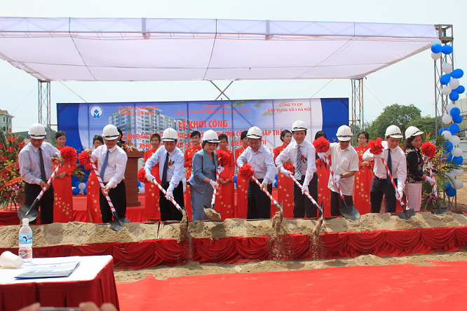 29.7 - Khoi cong nha cho nguoi thu nhap thap.bmp