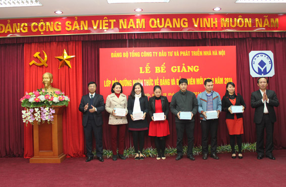 20.12 - Lop dang vien .jpg