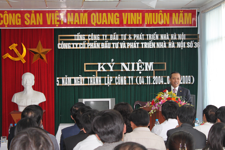 4.11 - TGD CT36 phat bieu tai Le ky niem 5 nam TL cty - 2.bmp